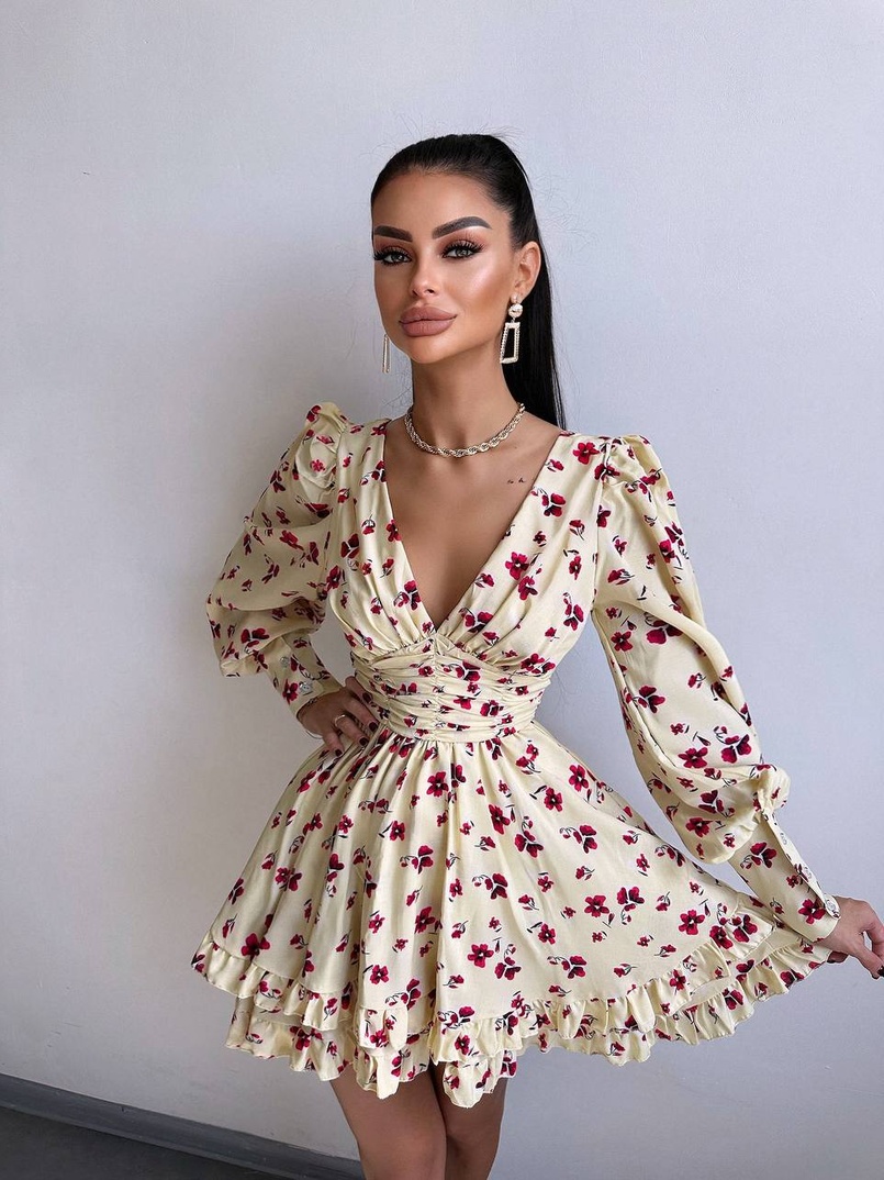 Сукня міні з пишною спідницею та драпіруванням на талії Сукня міні з пишною спідницею та драпіруванням на талії | PUSHKA SHOP