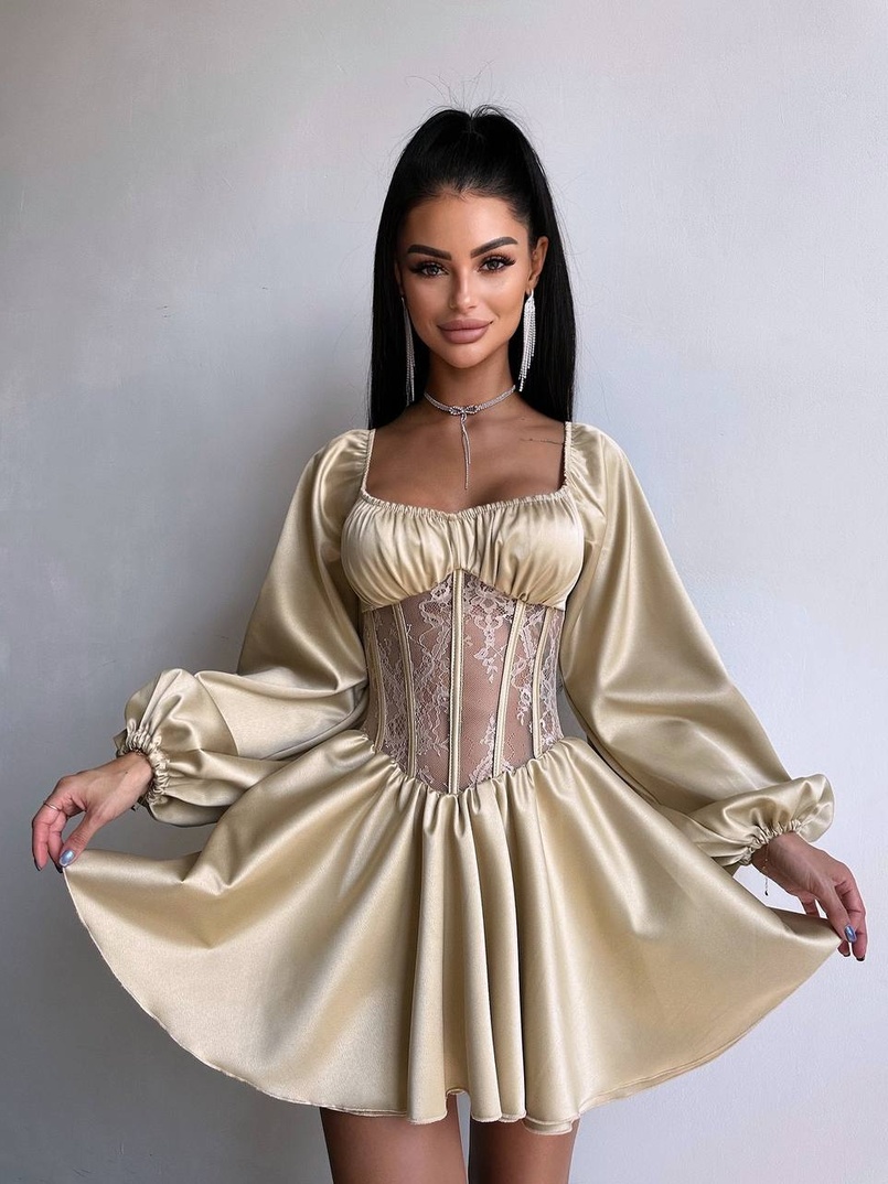 Атласна сукня з обʼємними рукавами та мереживом Атласна сукня з обʼємними рукавами та мереживом | PUSHKA SHOP