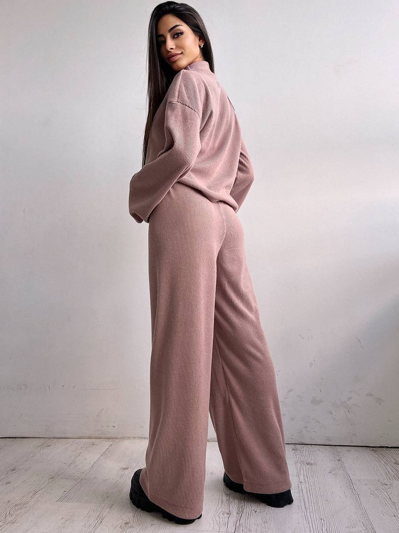Повсякденний костюм із теплого трикотажу-рубчика Повсякденний костюм із теплого трикотажу-рубчика | PUSHKA SHOP