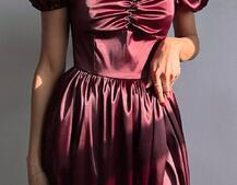 Атласна сукня максі із розрізом на спідниці Атласна сукня максі із розрізом на спідниці | PUSHKA SHOP