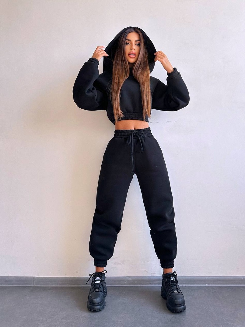 Базовий костюм на флісі з об'ємними капюшоном Базовий костюм на флісі з об'ємними капюшоном | PUSHKA SHOP