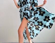 Сукня міді  із запахом та об'ємними рукавами Сукня міді  із запахом та об'ємними рукавами | PUSHKA SHOP