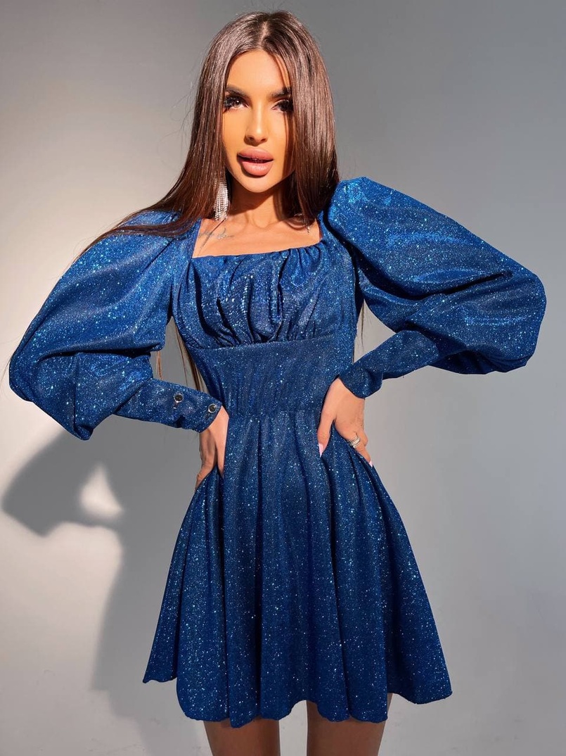 Блестящее платье с объемными рукавами  Блестящее платье с объемными рукавами  | PUSHKA SHOP