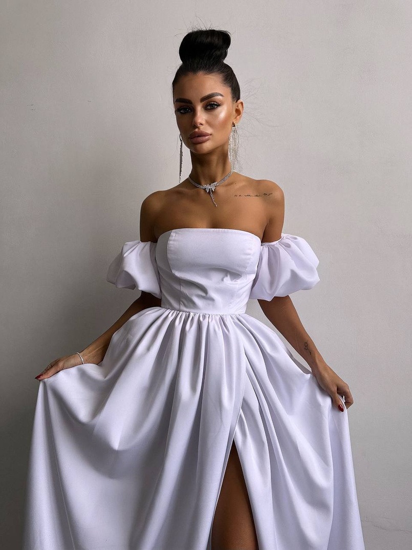 Сукня максі  з розрізом на спідниці та об’ємними рукавами  Сукня максі  з розрізом на спідниці та об’ємними рукавами  | PUSHKA SHOP