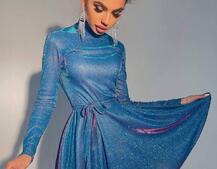 Блестящее платье с расклешенной юбкой и высоким воротом   Блестящее платье с расклешенной юбкой и высоким воротом   | PUSHKA SHOP