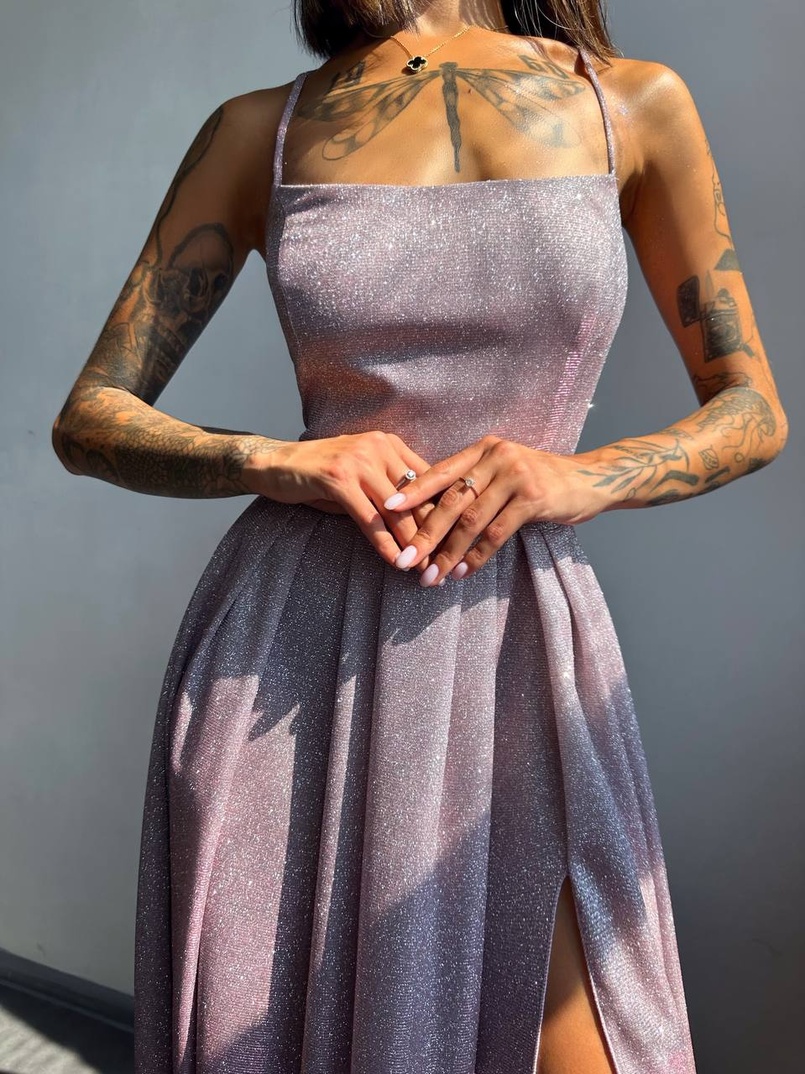 Сяюча сукня максі  зі шнурівкою на спинці Сяюча сукня максі  зі шнурівкою на спинці | PUSHKA SHOP