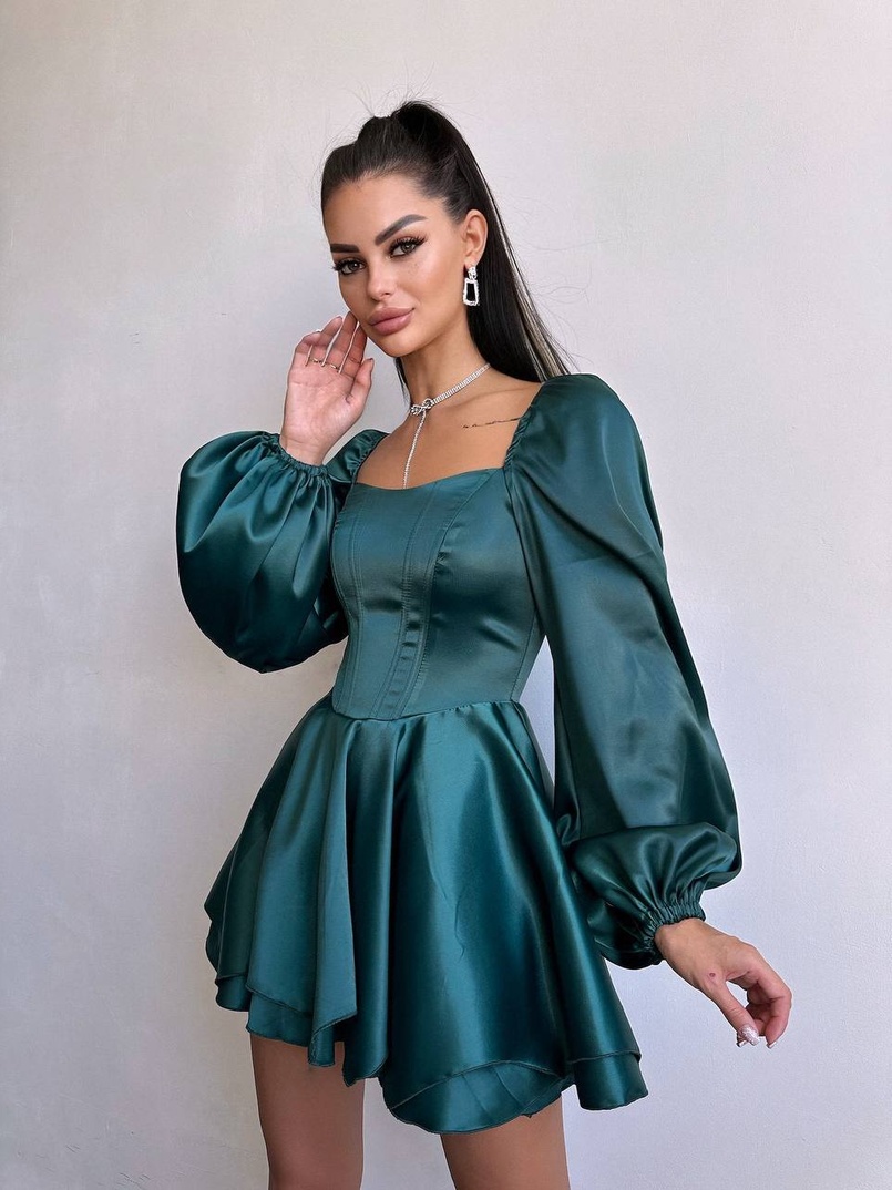 Атласна корсетна сукня з пишною подвійною спідницею та об‘ємними рукавами | PUSHKA SHOP