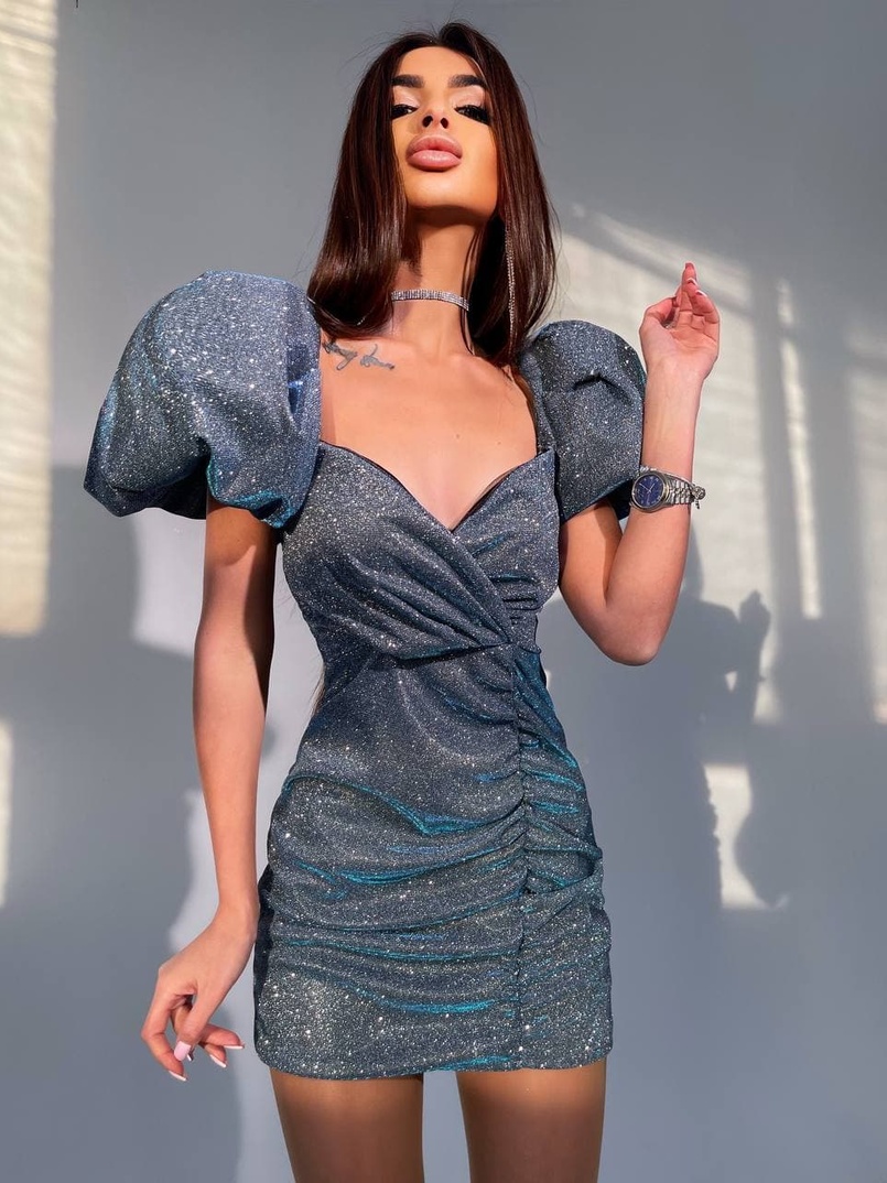 Блестящее платье с объемными рукавами  Блестящее платье с объемными рукавами  | PUSHKA SHOP