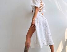 Сукня -міді зі шнурівкою на спинці та розрізом на ніжці з принтом Сукня -міді зі шнурівкою на спинці та розрізом на ніжці з принтом | PUSHKA SHOP