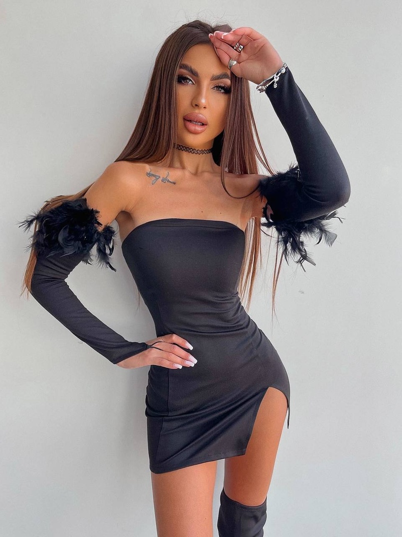 Сукня міні, декорована натуральним пір'ям Сукня міні, декорована натуральним пір'ям | PUSHKA SHOP