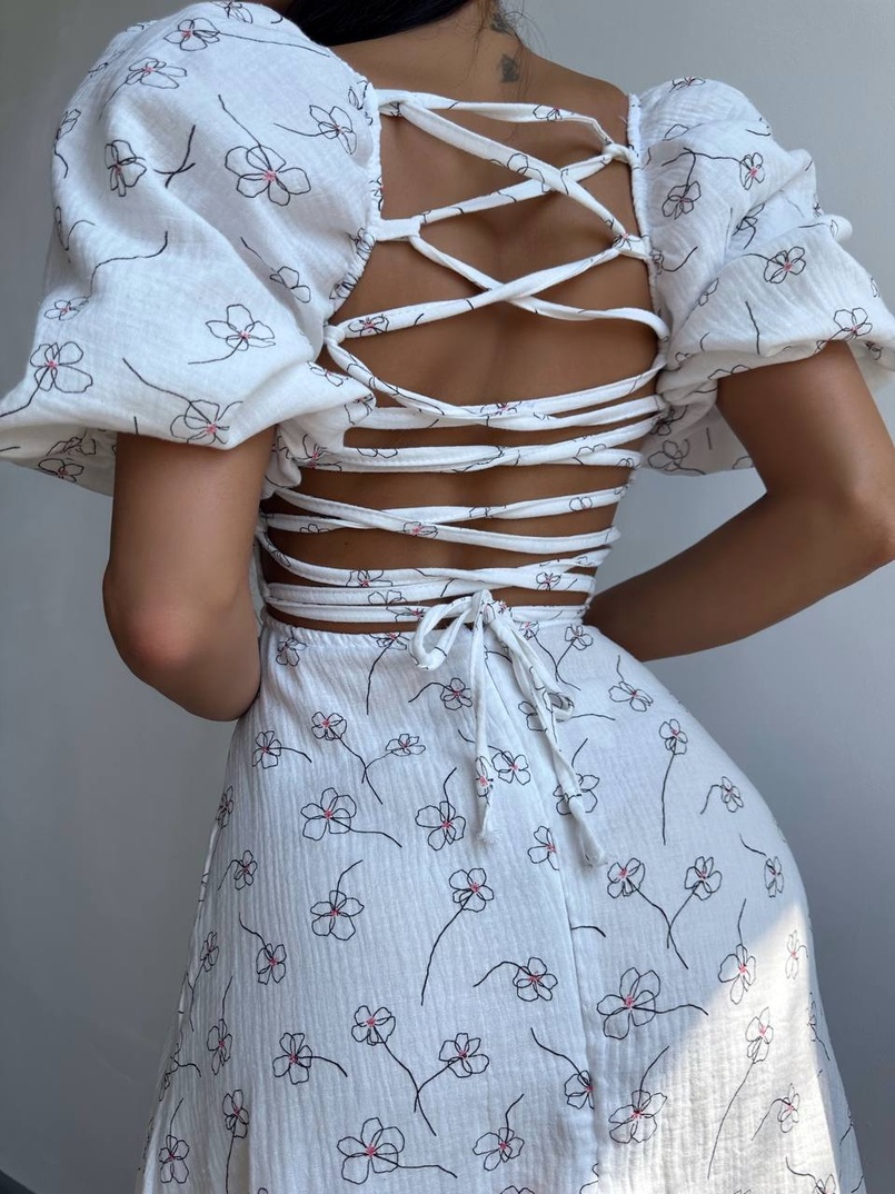 Сукня -міді зі шнурівкою на спинці та розрізом на ніжці з принтом  Сукня -міді зі шнурівкою на спинці та розрізом на ніжці з принтом  | PUSHKA SHOP