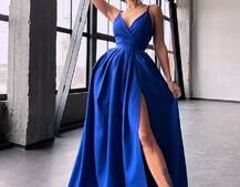 Сукня максі на тонких бретелях з розрізом на спідниці  Сукня максі на тонких бретелях з розрізом на спідниці  | PUSHKA SHOP