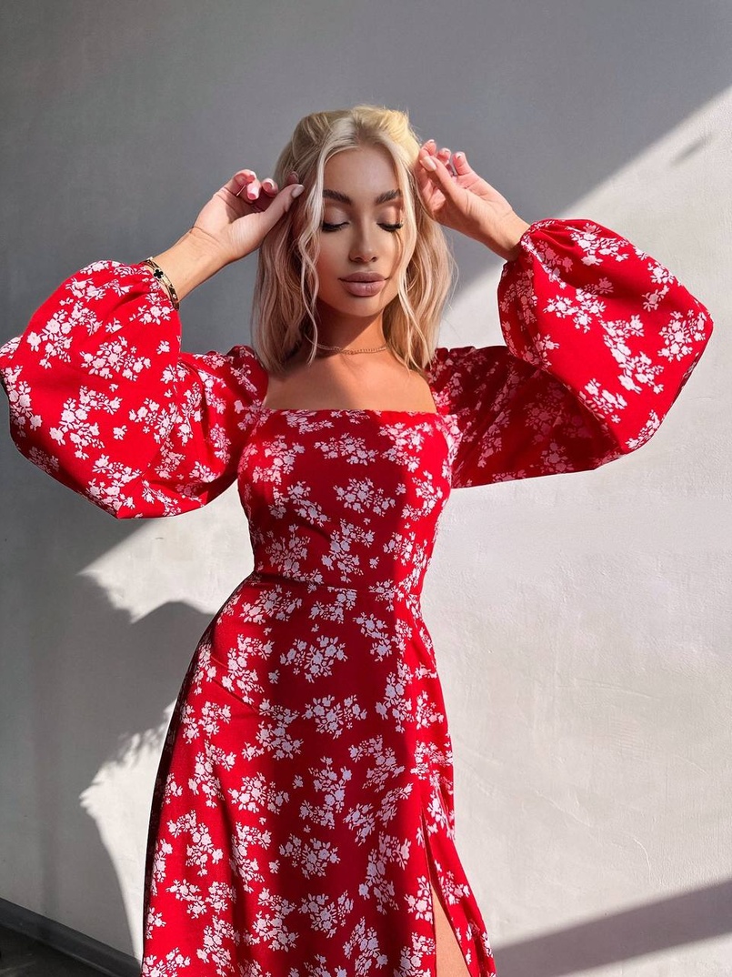 Улюблена сукня-міді зі шнурівкою на спинці та розрізом на ніжці Улюблена сукня-міді зі шнурівкою на спинці та розрізом на ніжці | PUSHKA SHOP