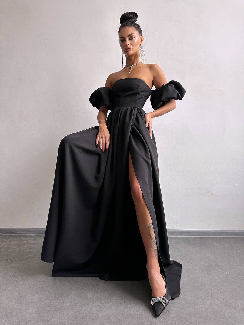 Сукня максі  з розрізом на спідниці та об’ємними рукавами  Сукня максі  з розрізом на спідниці та об’ємними рукавами  | PUSHKA SHOP