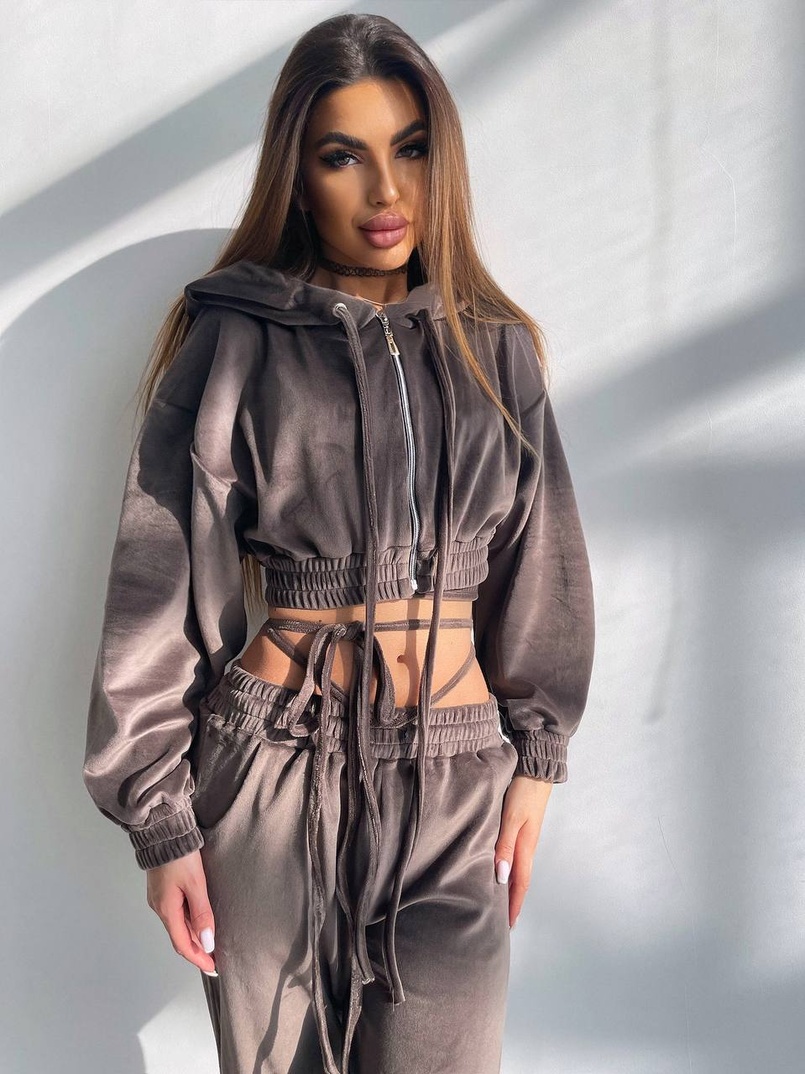 Велюровий комплект трійка: кофта + корсет з чашечками + джогери  Велюровий комплект трійка: кофта + корсет з чашечками + джогери  | PUSHKA SHOP