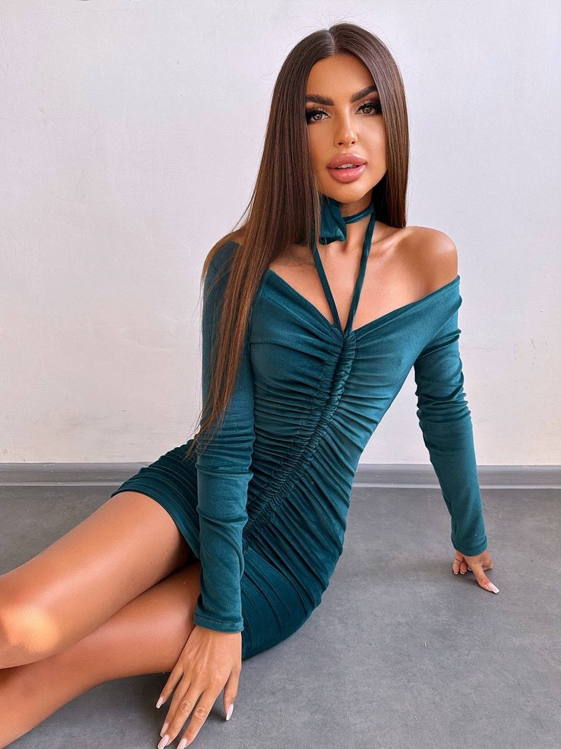 Оксамитова сукня  із зав'язкою на шию з трояндою | PUSHKA SHOP