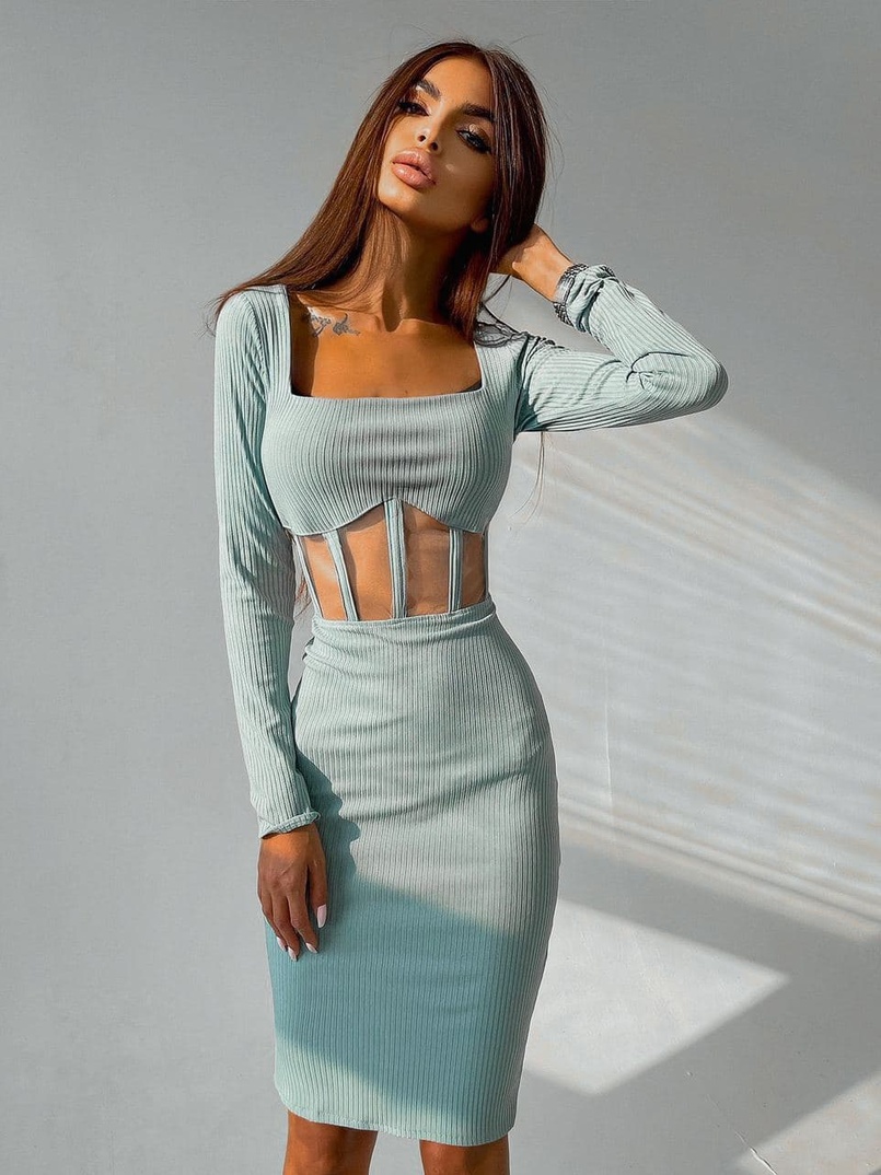 Приталенное платье с корсетной вставкой и  юбкой-карандашом Приталенное платье с корсетной вставкой и  юбкой-карандашом | PUSHKA SHOP