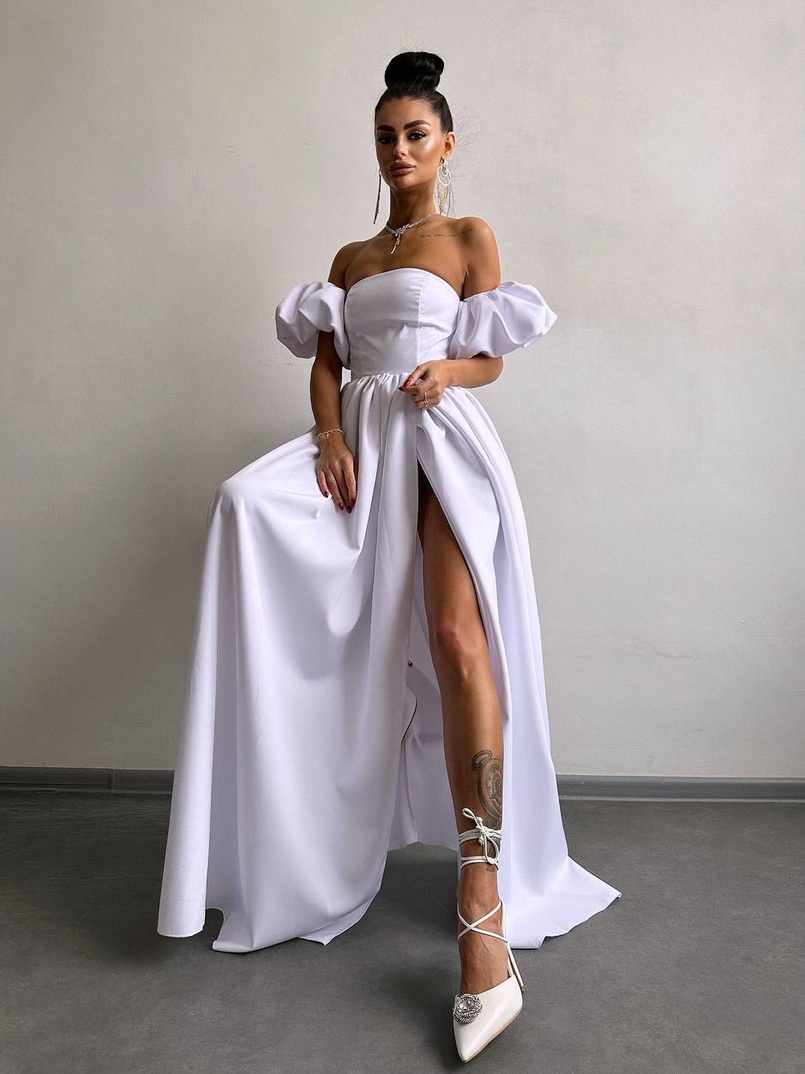 Сукня максі  з розрізом на спідниці та об’ємними рукавами  Сукня максі  з розрізом на спідниці та об’ємними рукавами  | PUSHKA SHOP