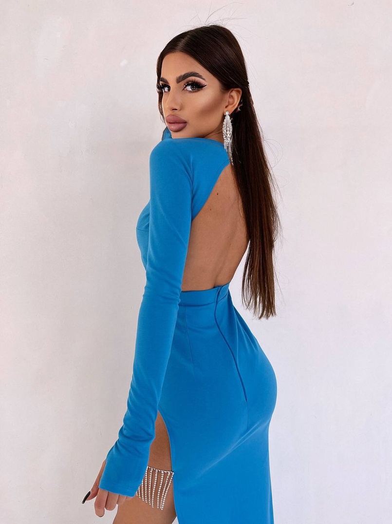 Сукня з розрізом, декорована бахромою зі страз Сукня з розрізом, декорована бахромою зі страз | PUSHKA SHOP