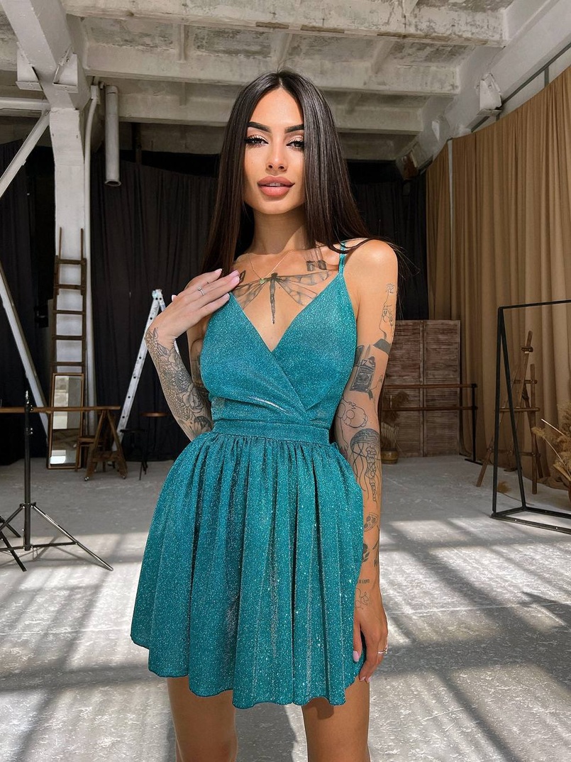 Блестящее платье с пышной юбкой и шнуровкой на спинке  | PUSHKA SHOP