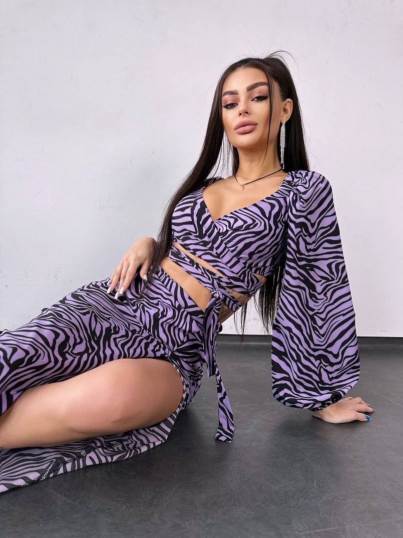 Комплект: топ із зав'язками на талії + спідниця міді з розрізом Комплект: топ із зав'язками на талії + спідниця міді з розрізом | PUSHKA SHOP