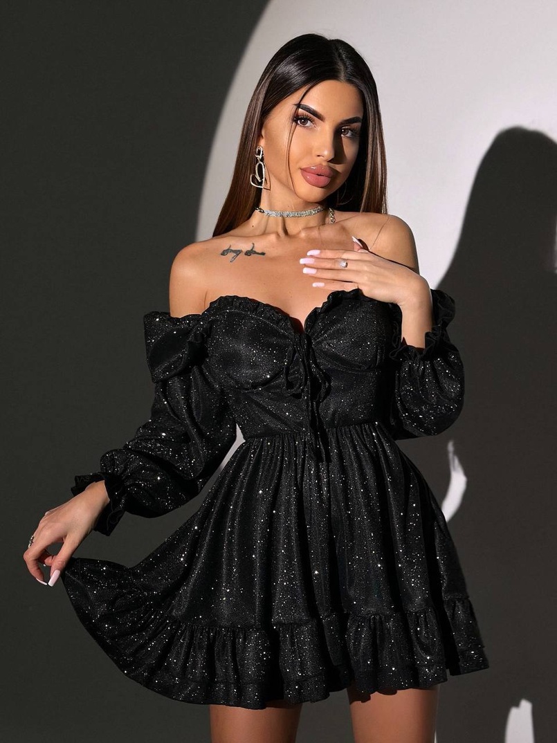 Блискуча сукня з чашечками та пишною спідницею Блискуча сукня з чашечками та пишною спідницею | PUSHKA SHOP