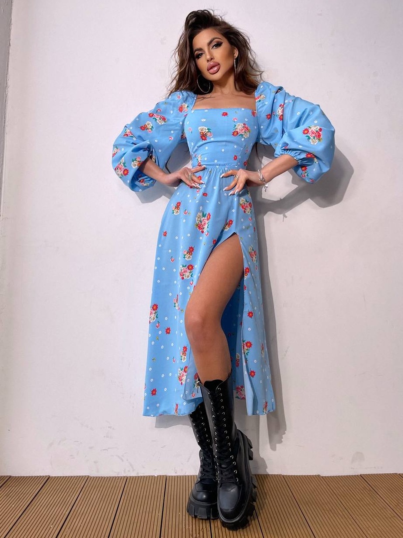 Квіткова сукня-міді зі шнурівкою на спинці та розрізом на ніжці Квіткова сукня-міді зі шнурівкою на спинці та розрізом на ніжці | PUSHKA SHOP