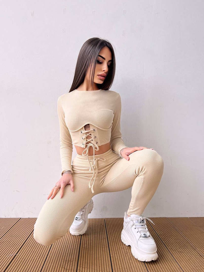 Трикотажний комплект: корсетний топ + легінси Трикотажний комплект: корсетний топ + легінси | PUSHKA SHOP