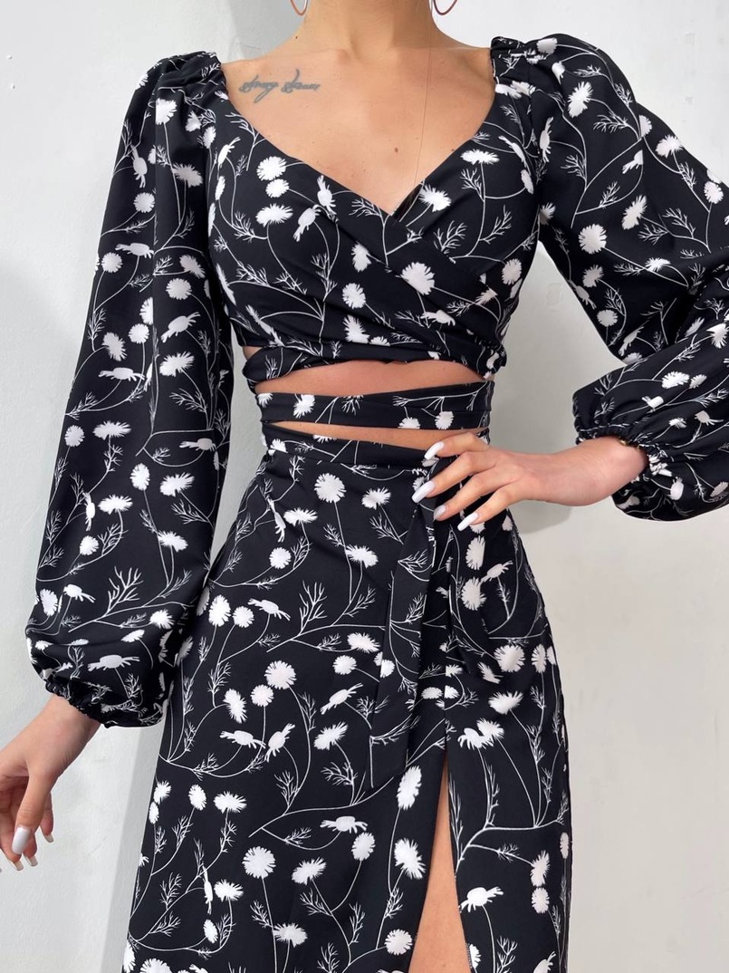 Комплект: топ із зав'язками на талії + спідниця міді з розрізом Комплект: топ із зав'язками на талії + спідниця міді з розрізом | PUSHKA SHOP