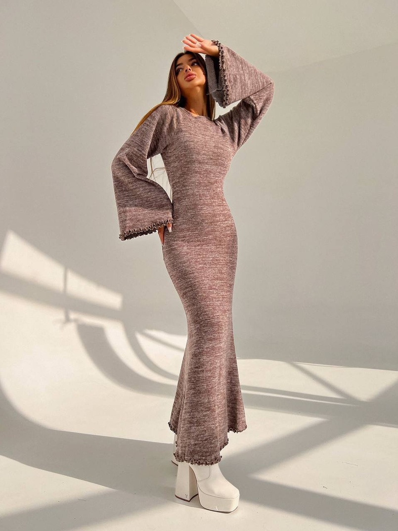 Трикотажна сукня максі з розкльошеними рукавами та відкритою спиною | PUSHKA SHOP