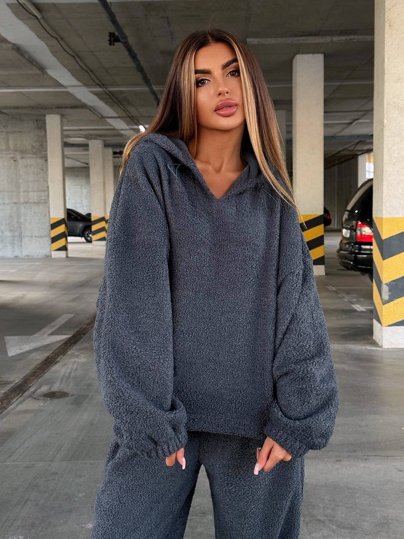 Теплий та мʼякий комплект: Обʼємний худі з капюшоном та штани з манжетами  Дуже приємний до тіла Теплий та мʼякий комплект: Обʼємний худі з капюшоном та штани з манжетами  Дуже приємний до тіла | PUSHKA SHOP