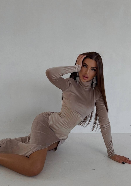 Оксамитова сукня міді з розрізом + атласний корсет Оксамитова сукня міді з розрізом + атласний корсет | PUSHKA SHOP