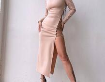 Сукня міді з підплічниками та шнурівкою Розмір вирізу можна регулювати шнурівкою Сукня міді з підплічниками та шнурівкою Розмір вирізу можна регулювати шнурівкою | PUSHKA SHOP