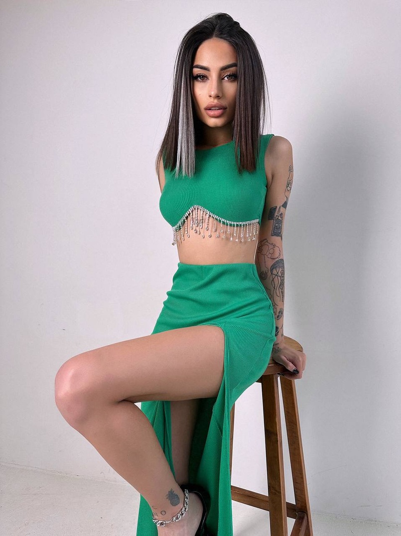 Комплект: топ з бахромою зі страз та спідниця з розрізом  | PUSHKA SHOP