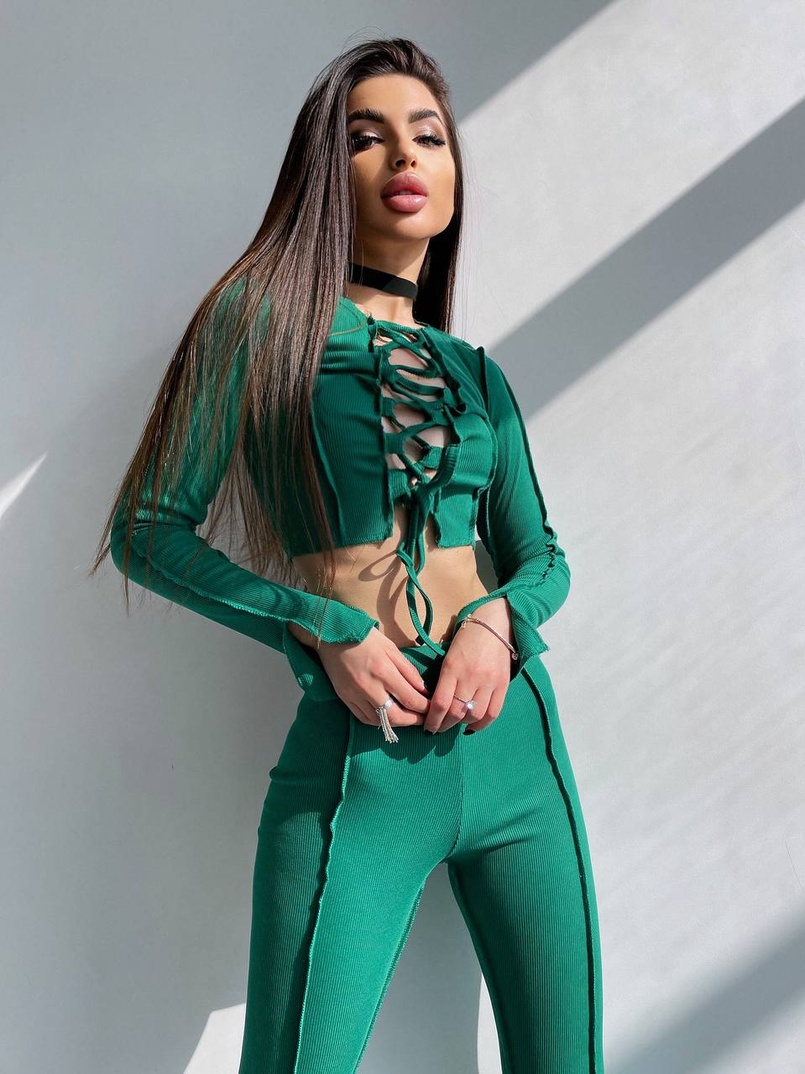 Комплект: топ зі шнурівкою на грудях + легінси Комплект: топ зі шнурівкою на грудях + легінси | PUSHKA SHOP