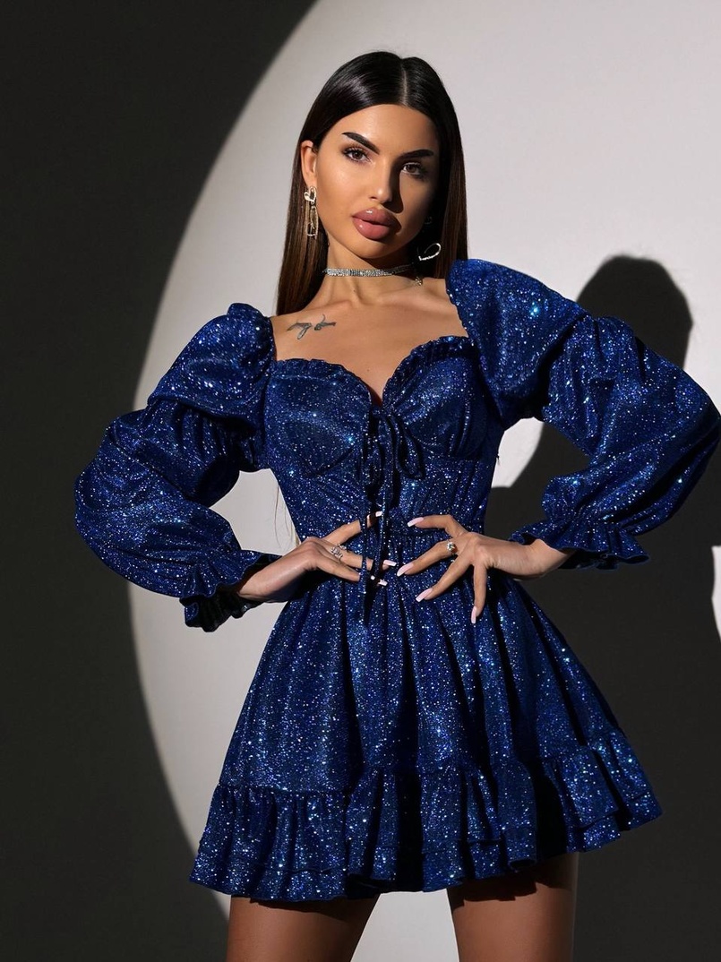 Блискуча сукня з чашечками та пишною спідницею Блискуча сукня з чашечками та пишною спідницею | PUSHKA SHOP