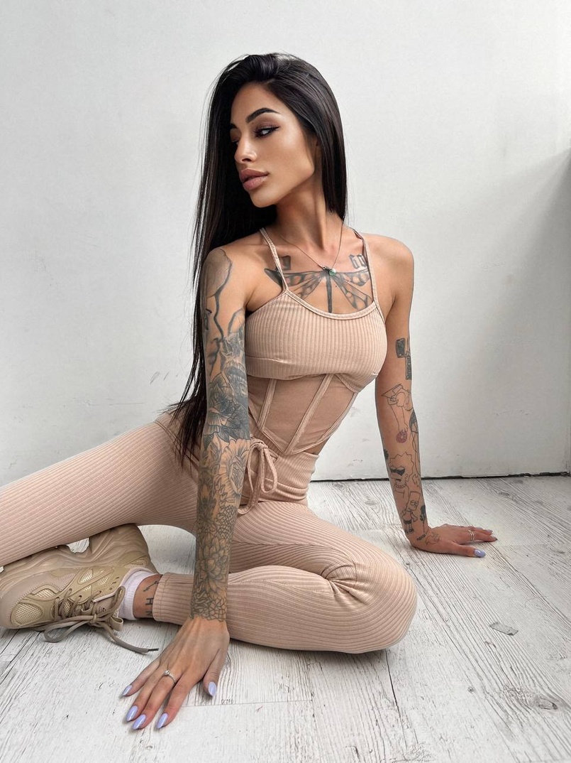 Трикотажный комплект: корсетный топ на косточках + леггинсы Трикотажный комплект: корсетный топ на косточках + леггинсы | PUSHKA SHOP