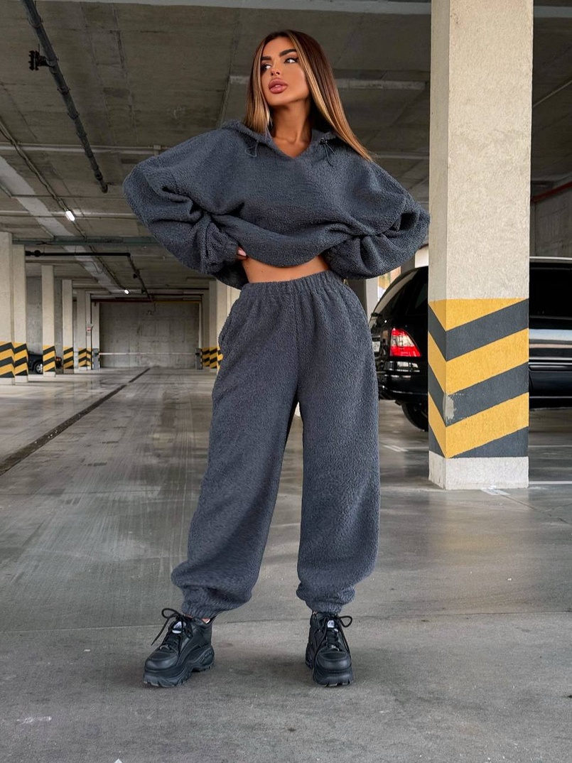 Теплий та мʼякий комплект: Обʼємний худі з капюшоном та штани з манжетами  Дуже приємний до тіла Теплий та мʼякий комплект: Обʼємний худі з капюшоном та штани з манжетами  Дуже приємний до тіла | PUSHKA SHOP