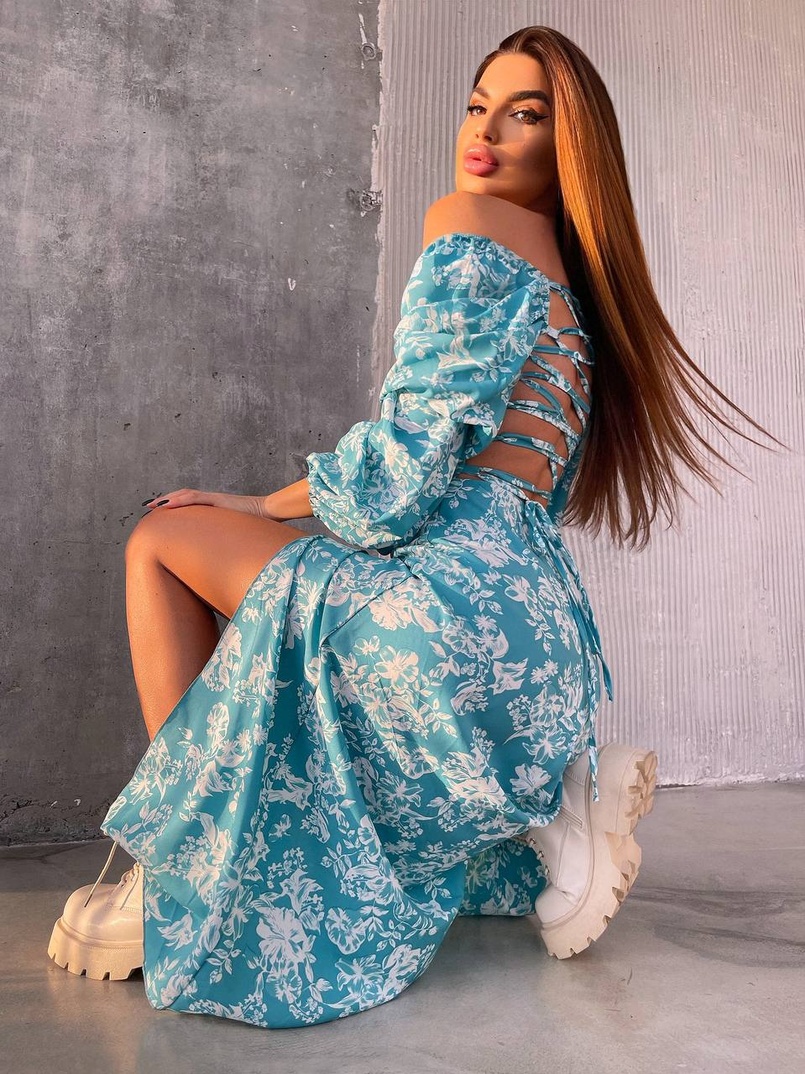 Улюблена сукня-міді зі шнурівкою на спинці та розрізом на ніжці Улюблена сукня-міді зі шнурівкою на спинці та розрізом на ніжці | PUSHKA SHOP