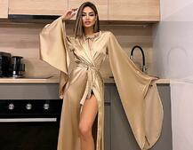 Шовковий халатик із розкльошеними рукавами Шовковий халатик із розкльошеними рукавами | PUSHKA SHOP