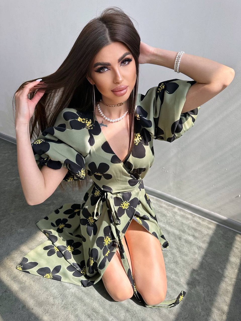 Сукня міді  із запахом та об'ємними рукавами Сукня міді  із запахом та об'ємними рукавами | PUSHKA SHOP