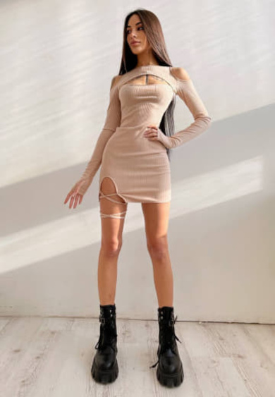 Трикотажне плаття по фігурі зі шнурівкою на ніжці Трикотажне плаття по фігурі зі шнурівкою на ніжці | PUSHKA SHOP
