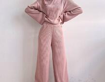 Повсякденний костюм із теплого трикотажу-рубчика Повсякденний костюм із теплого трикотажу-рубчика | PUSHKA SHOP