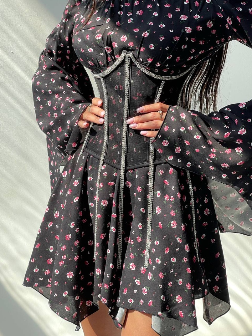 Сукня асиметричного крою з розкльошеними рукавами + корсет декорований стразами Ручна робота Сукня асиметричного крою з розкльошеними рукавами + корсет декорований стразами Ручна робота | PUSHKA SHOP