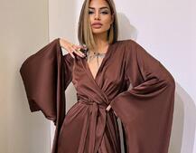 Шовковий халатик із розкльошеними рукавами Шовковий халатик із розкльошеними рукавами | PUSHKA SHOP