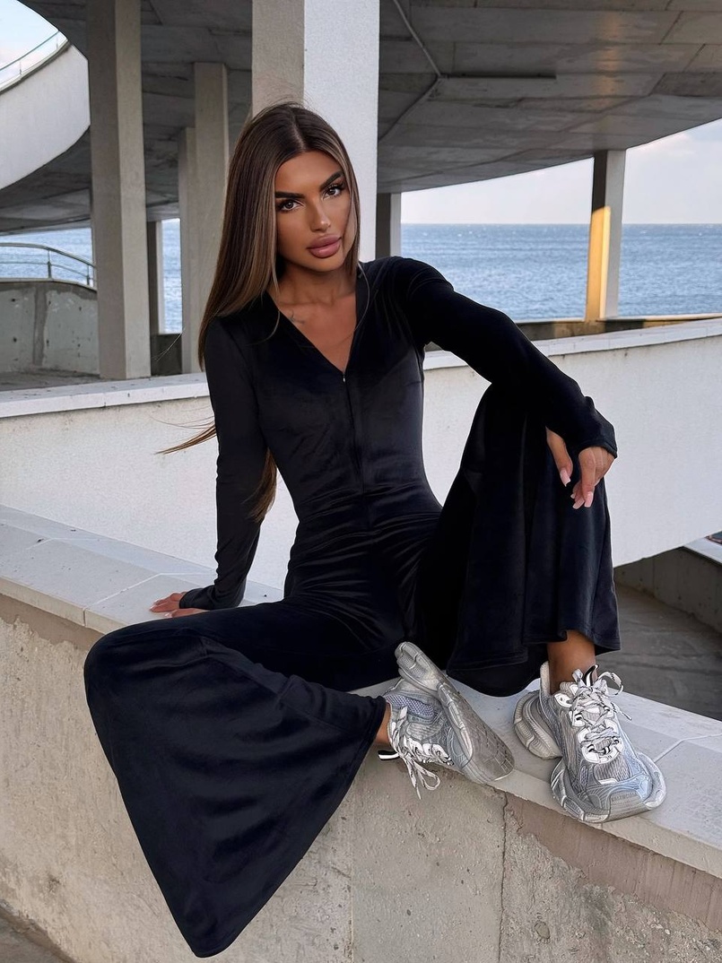 Велюровий комбінезон кльош Велюровий комбінезон кльош | PUSHKA SHOP