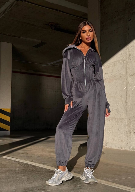 Велюровий комбінезон з елементами корсету Велюровий комбінезон з елементами корсету | PUSHKA SHOP