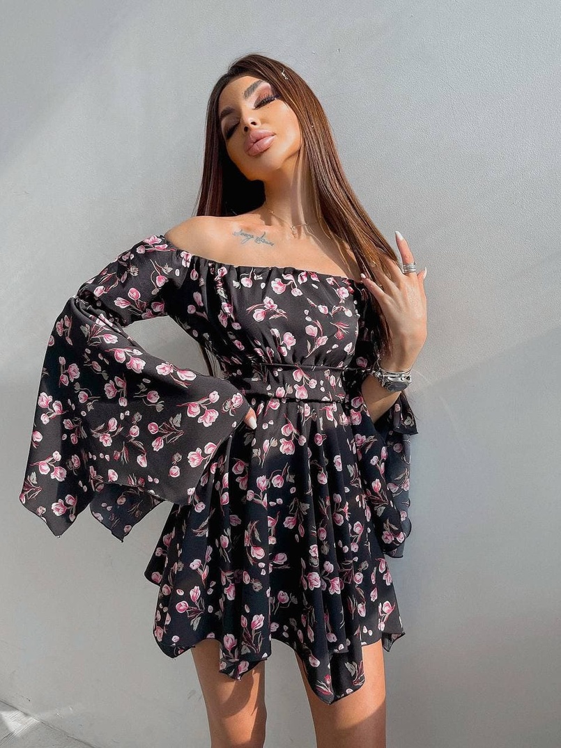 Платье  ассиметричного кроя с расклешенными рукавами + корсет декорированный стразами  Платье  ассиметричного кроя с расклешенными рукавами + корсет декорированный стразами  | PUSHKA SHOP