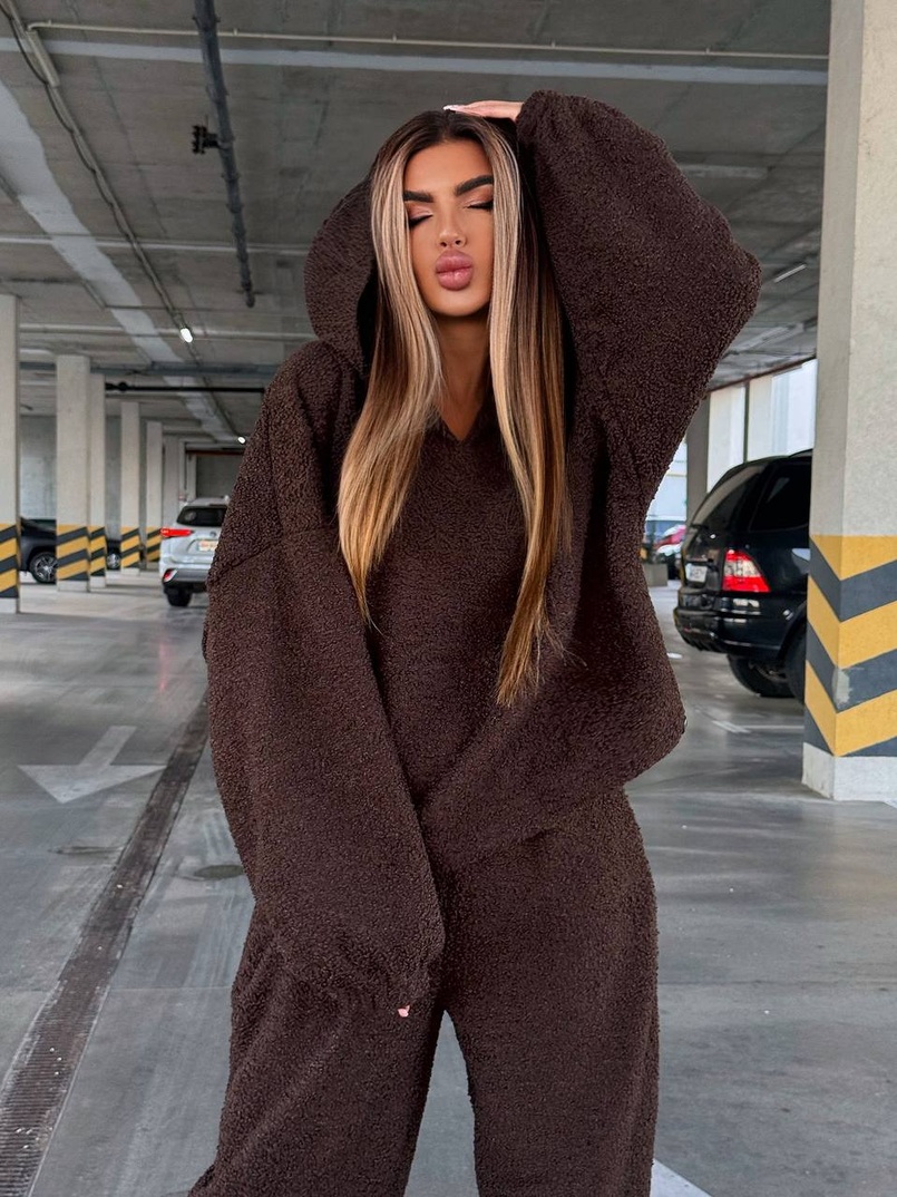 Теплий та мʼякий комплект: Обʼємний худі з капюшоном та штани з манжетами  Дуже приємний до тіла Теплий та мʼякий комплект: Обʼємний худі з капюшоном та штани з манжетами  Дуже приємний до тіла | PUSHKA SHOP