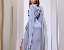 Шовковий халатик із розкльошеними рукавами Шовковий халатик із розкльошеними рукавами | PUSHKA SHOP